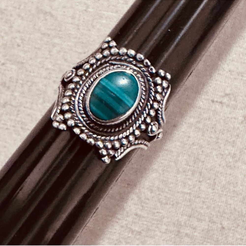 Vintage | Ring | Vintage Afghan Silver Malachite Stone Ring - Picture 5 of 5